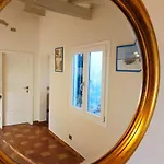 Mansarda A Due Passi Dal Porto Con Parcheggio Privato Apartman Livorno
