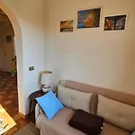 Apartman Mansarda A Due Passi Dal Porto Con Parcheggio Privato Livorno