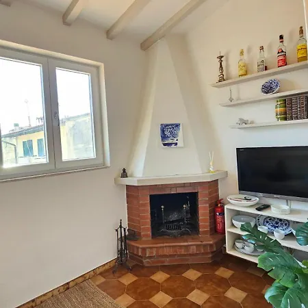 Mansarda A Due Passi Dal Porto Con Parcheggio Privato * Livorno