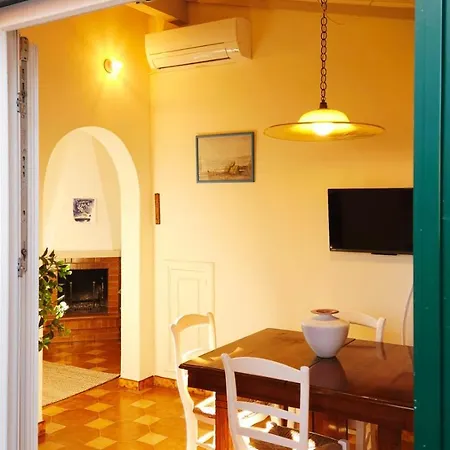 Mansarda A Due Passi Dal Porto Con Parcheggio Privato Apartman