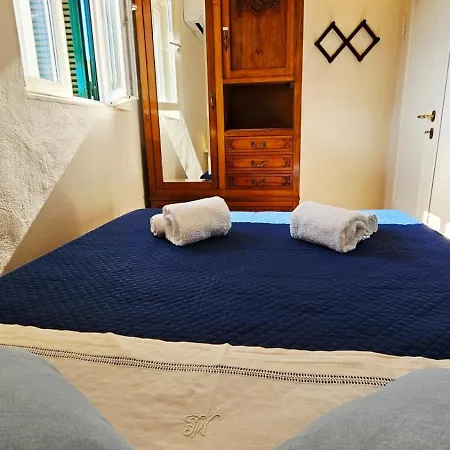 Apartman Mansarda A Due Passi Dal Porto Con Parcheggio Privato Livorno
