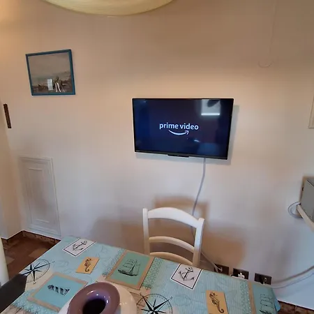 Apartman Mansarda A Due Passi Dal Porto Con Parcheggio Privato